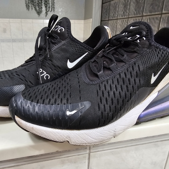 Nike Air Max 270 Black Sneakers - Picture 1 of 4